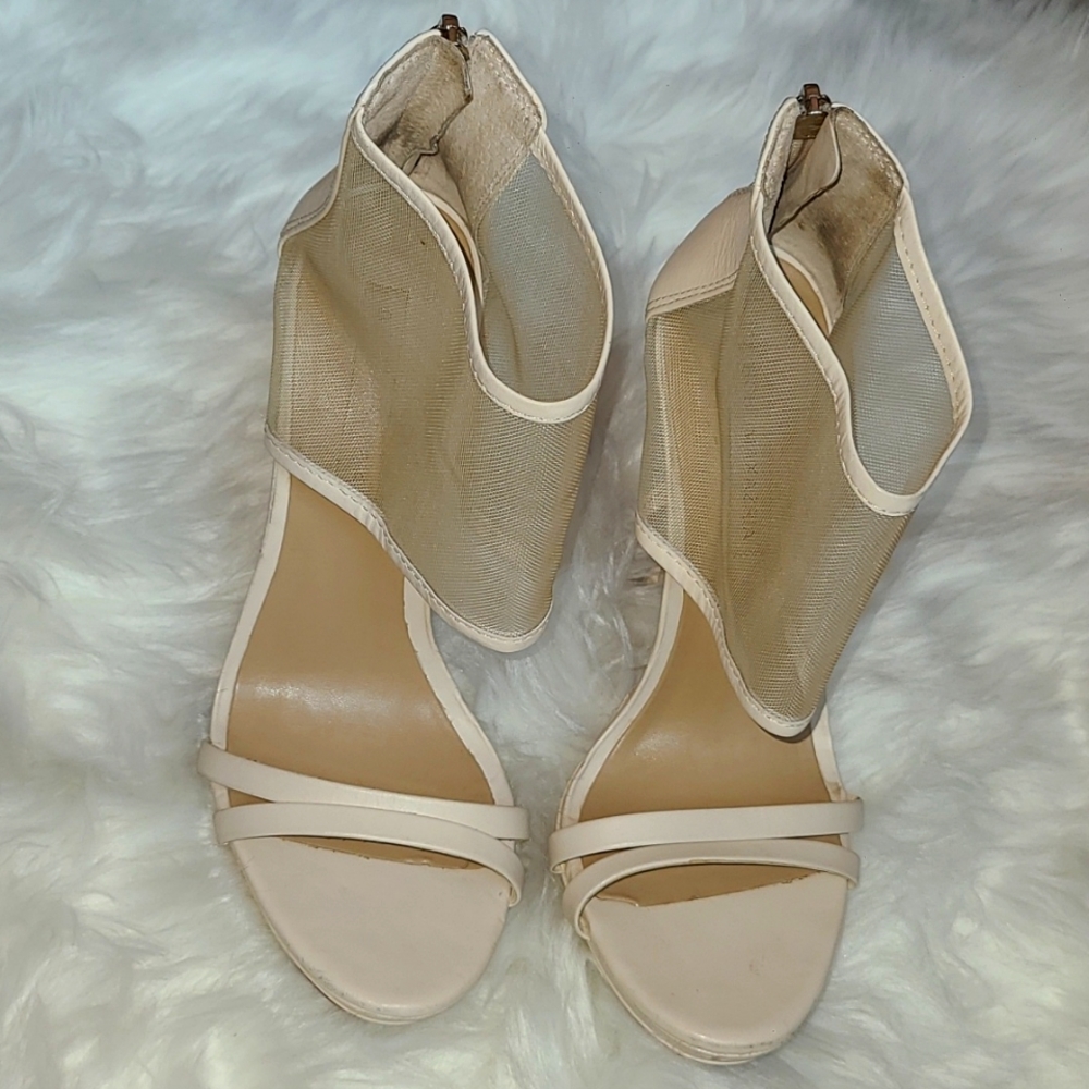 BCBG Max Azria Cream Platform Sandra's Sz 8.5